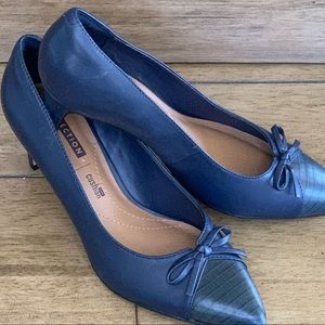 Clarks Collection Soft Cushion Navy Blue heels